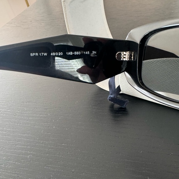 Authentic Prada rectangle sunglasses - Picture 8 of 8